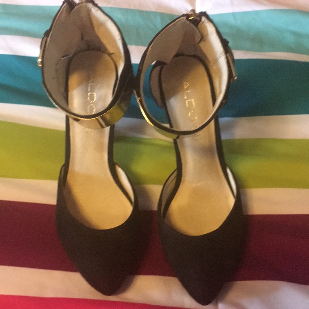 Black and Gold Pumps